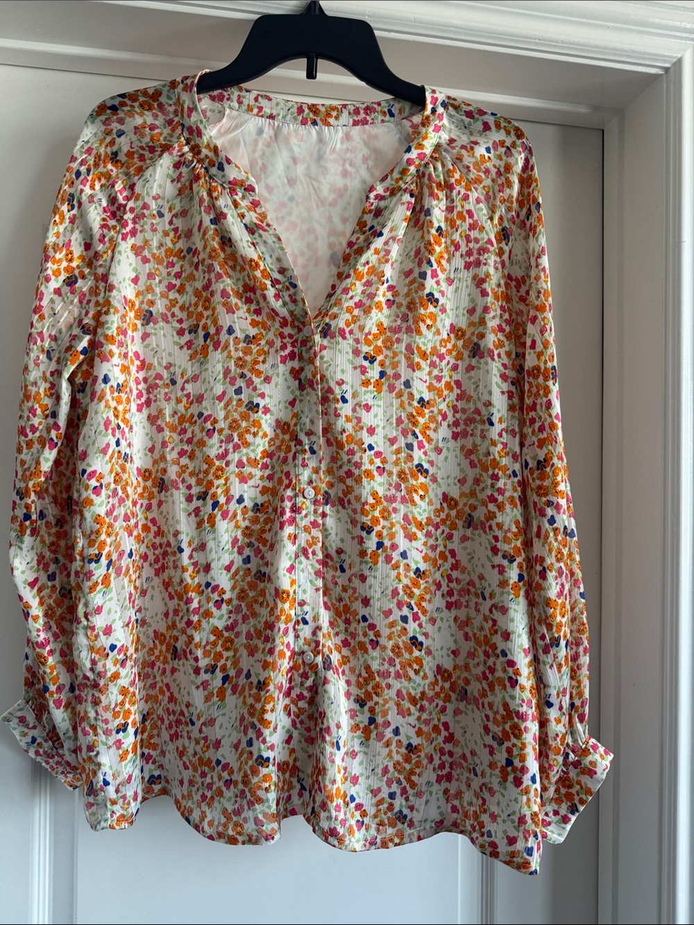 Source Unknown Cream Floral V-Neck Button Blouse